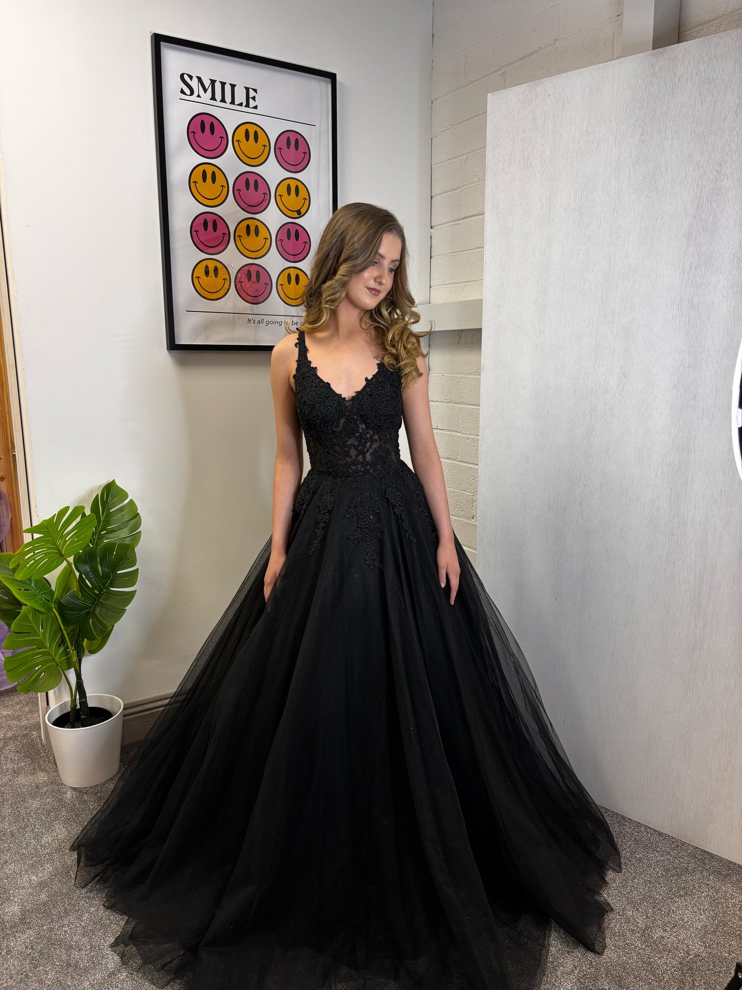 PRINCESS GOWN BLACK