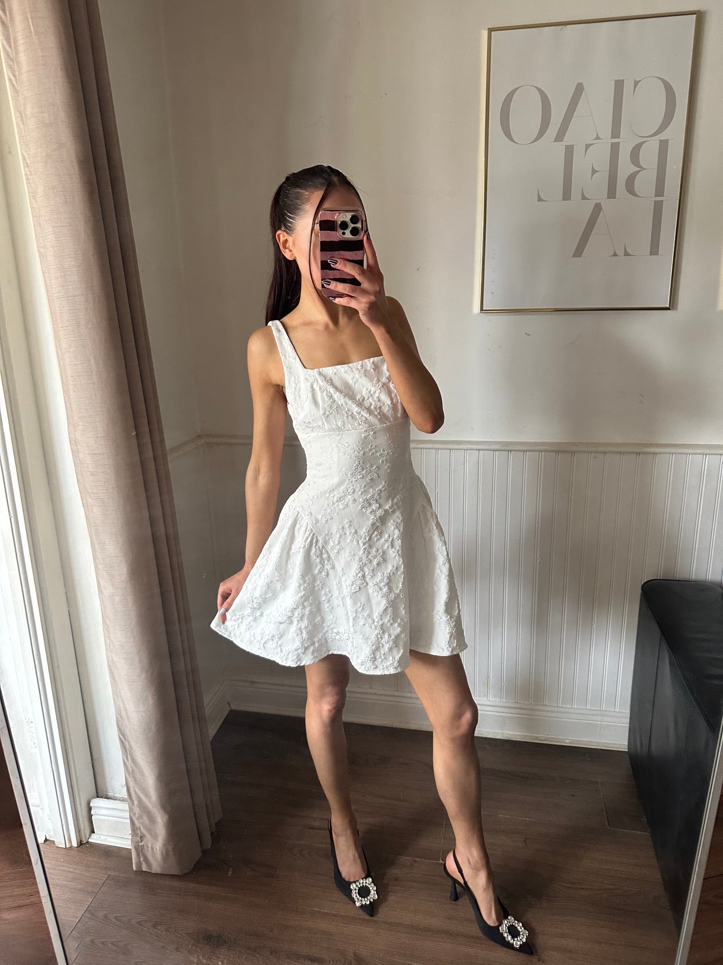 WHITE FLORAL MINI