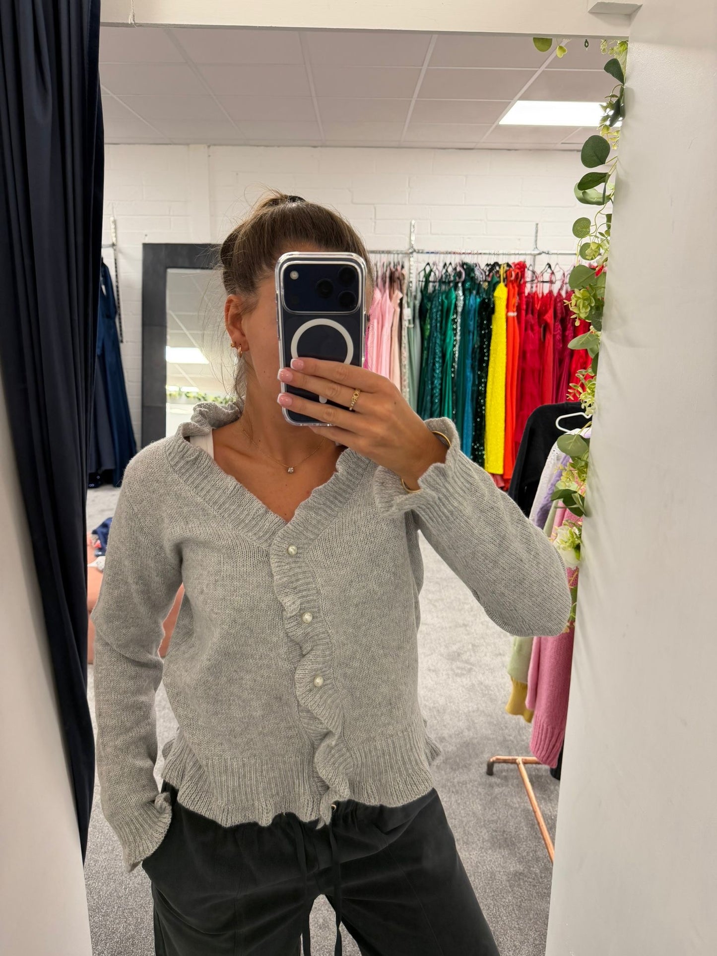 SAMPLE KNIT GREY FRILL