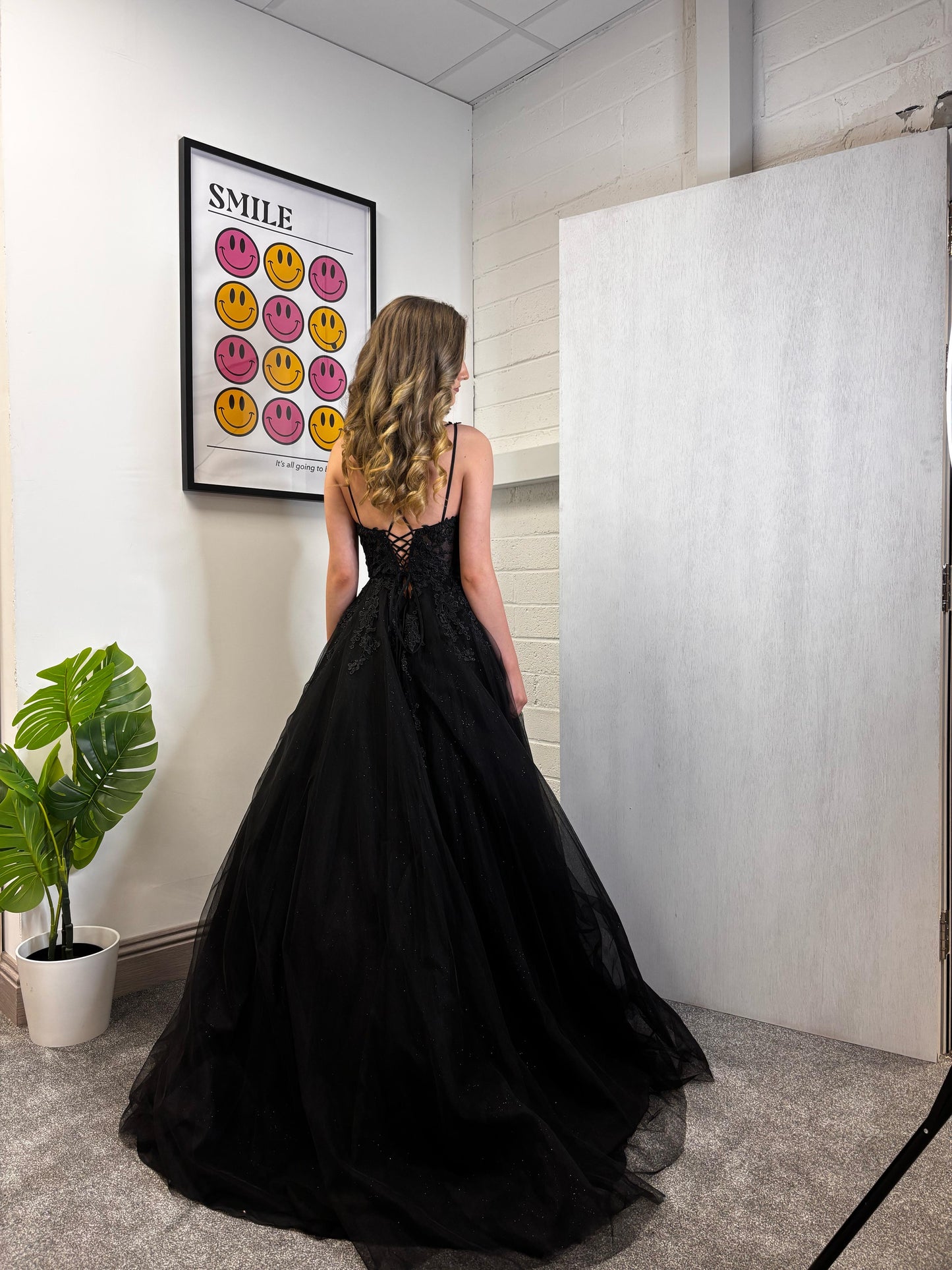 PRINCESS GOWN BLACK
