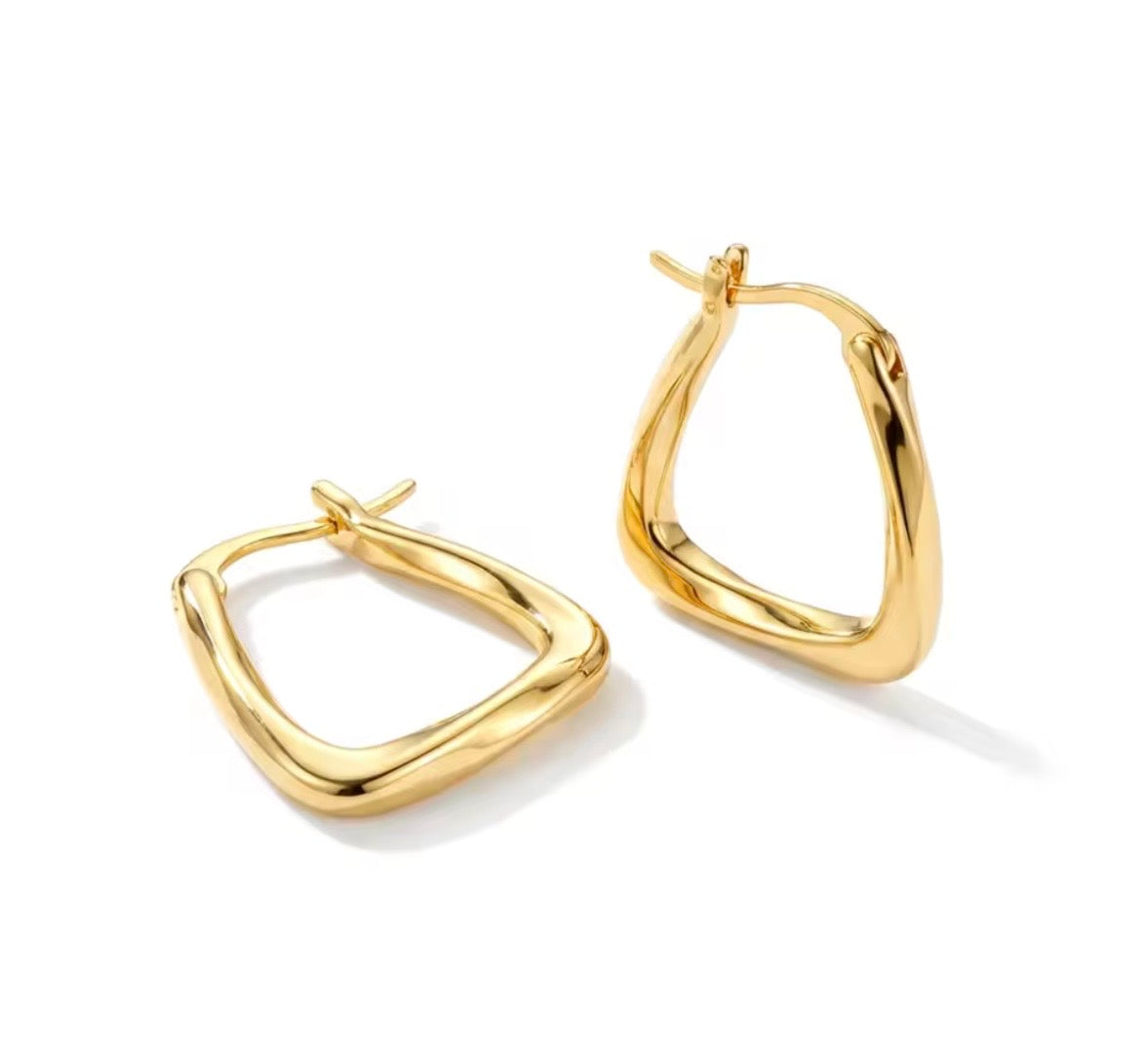 GOLD GEOMETRIC HOOP