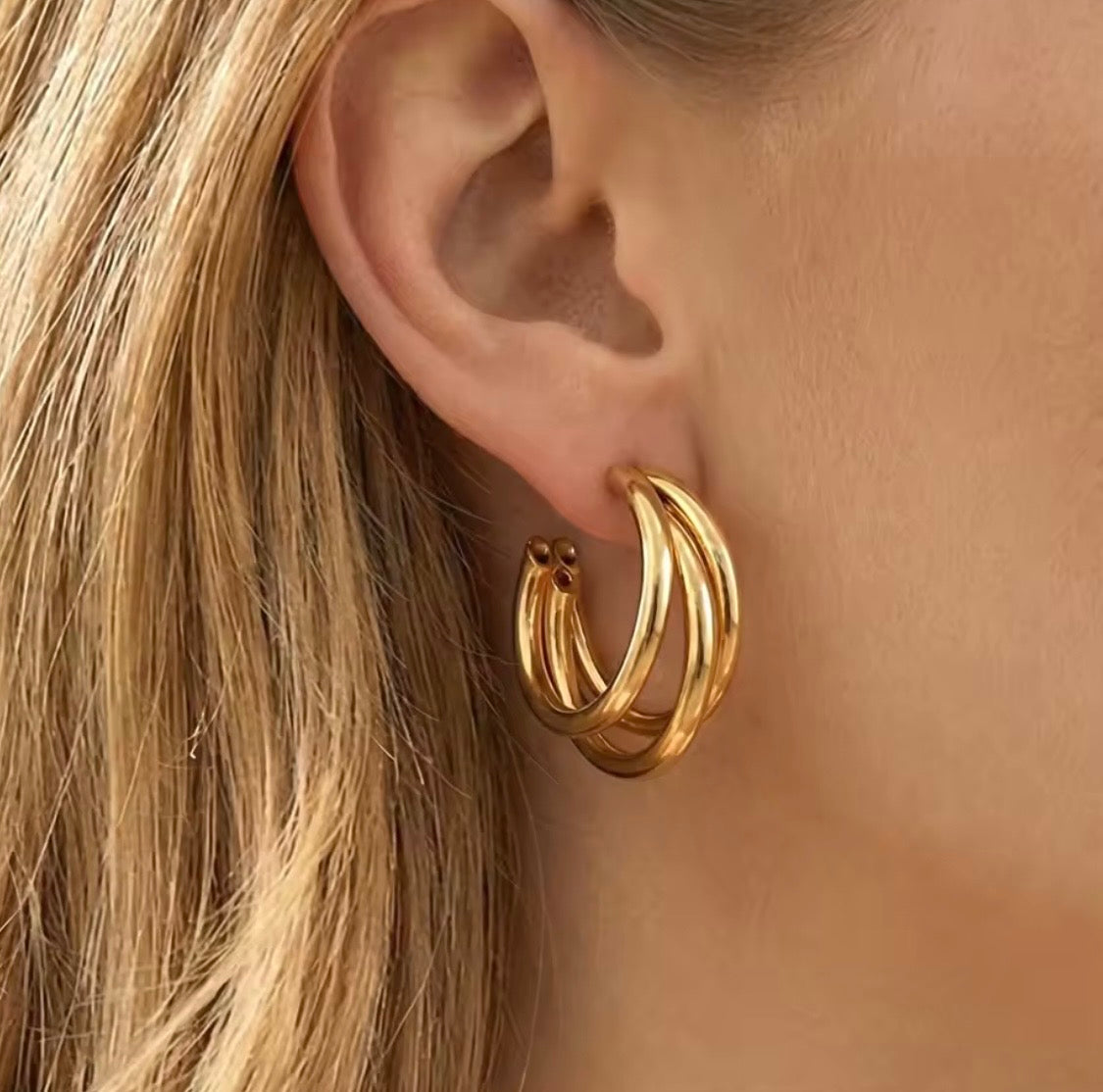 GOLD TRIPLE MEDIUM HOOP