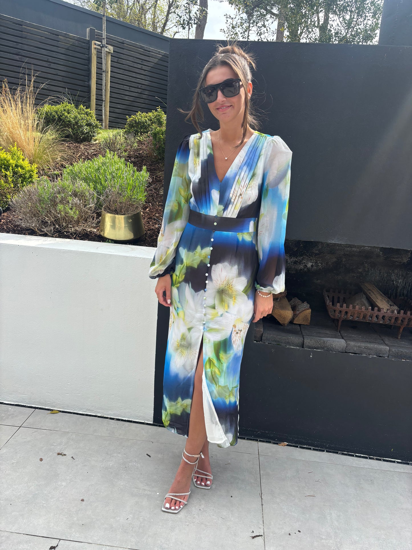 MIMI DRESS BLUE ANMD WHITE FLORAL